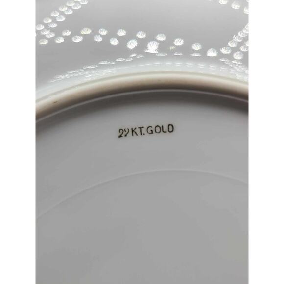 8 pcs VTG Meito China The Windsor Shape 6 1/2" Bread Plates. 22K Gold Decorated - Picture 3 of 10